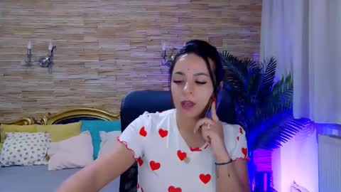 Snapshot of renesmesweet chatting on 02/21/25, 12:06 renesmesweet online show from 02/21/25, 12:06