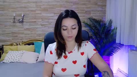 Snapshot of renesmesweet chatting on 02/26/25, 06:58 renesmesweet online show from 02/26/25, 06:58