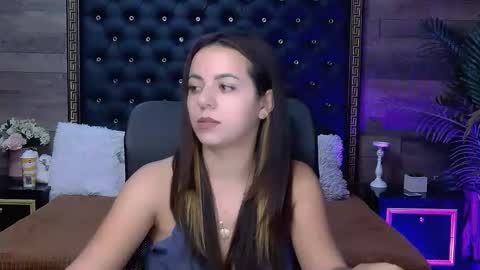Snapshot of renesmesweet chatting on 10/21/25, 05:08 renesmesweet online show from 10/21/25, 05:08