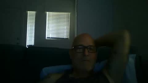 Snapshot of renewaz chatting on 03/15/26, 11:11 Renewaz online show from 03/15/26, 11:11