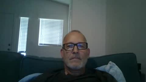 Snapshot of renewaz chatting on 04/10/26, 06:12 Renewaz online show from 04/10/26, 06:12