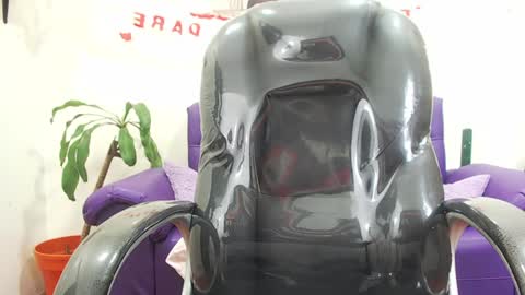 R E N E  online show from 12/04/24, 04:43