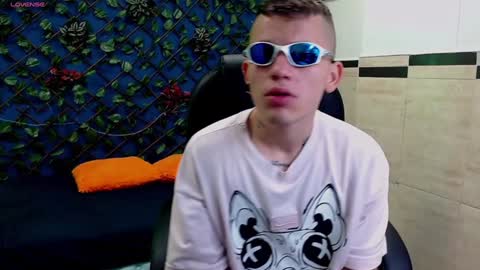 R E N E  online show from 01/11/25, 04:16