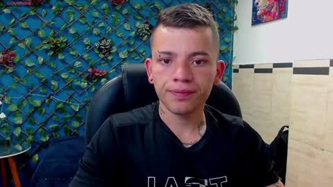 R E N E  online show from 02/04/25, 03:54