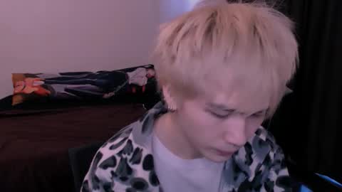 Snapshot of rennuts chatting on 03/15/26, 08:20 rennuts online show from 03/15/26, 08:20