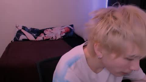 Snapshot of rennuts chatting on 03/16/26, 10:30 rennuts online show from 03/16/26, 10:30