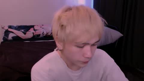 Snapshot of rennuts chatting on 03/18/26, 10:07 rennuts online show from 03/18/26, 10:07