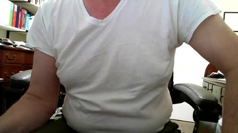 Snapshot of respectfullyyours69 chatting on 06/18/26, 11:36 RespectfullyYours69 online show from 06/18/26, 11:36