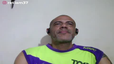 Snapshot of retlam37 chatting on 05/27/26, 05:04 Walter online show from 05/27/26, 05:04