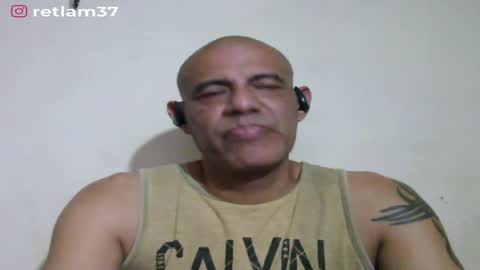 Snapshot of retlam37 chatting on 06/05/26, 05:14 Walter online show from 06/05/26, 05:14