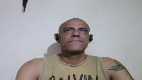 Snapshot of retlam37 chatting on 06/12/26, 05:28 Walter online show from 06/12/26, 05:28