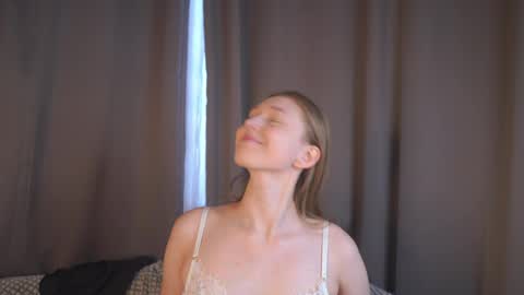 Snapshot of revamcallister chatting on 05/29/26, 05:05 revamcallister online show from 05/29/26, 05:05