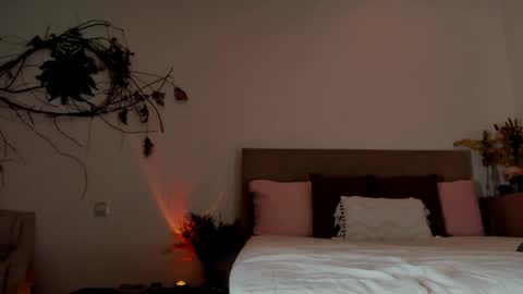 revealyourdarkdesires online show from 04/04/26, 10:07