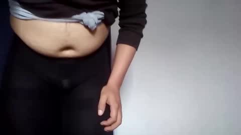 reyass418745 online show from 12/04/24, 10:46