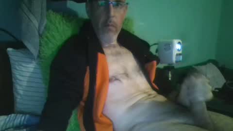 reyes_albert2006 online show from 11/05/25, 10:37