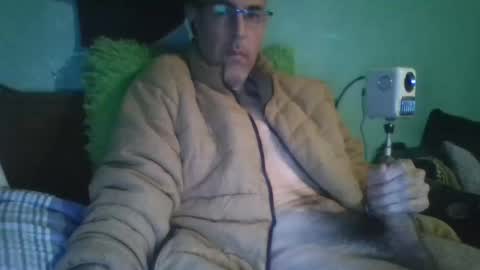 reyes_albert2006 online show from 01/18/26, 10:57