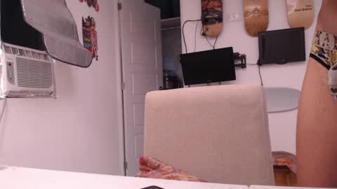 Reymond online show from 11/07/25, 10:21