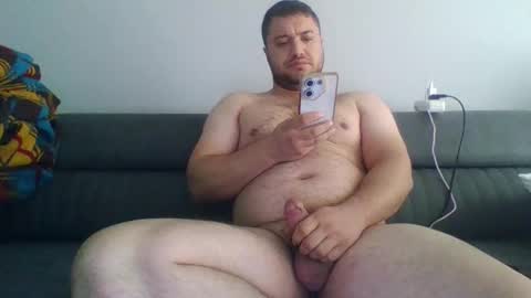 Snapshot of reynman2 chatting on 10/29/25, 06:15 reynman2 online show from 10/29/25, 06:15