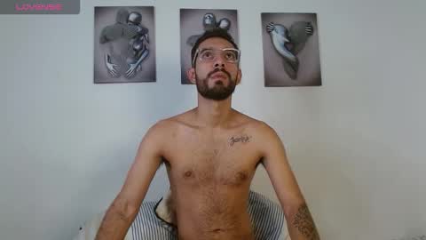 Snapshot of reypablo1 chatting on 09/21/25, 03:57 REY PABLO Independent online show from 09/21/25, 03:57