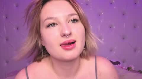 Snapshot of rheamoonn chatting on 06/30/26, 02:34 Grace online show from 06/30/26, 02:34