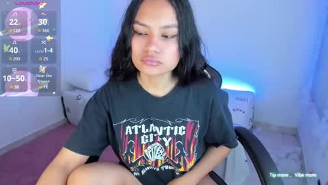 Snapshot of riana_kean chatting on 02/12/25, 09:43 RianaK online show from 02/12/25, 09:43