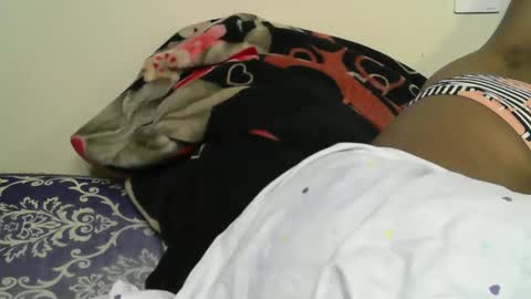 riana_sha online show from 11/28/25, 05:54