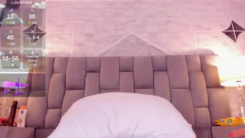 Snapshot of rianamanson chatting on 02/16/25, 11:59 Riana online show from 02/16/25, 11:59