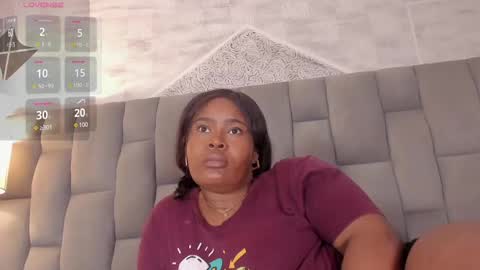 Snapshot of rianamanson chatting on 03/06/25, 10:09 Riana online show from 03/06/25, 10:09