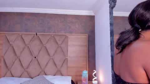 Snapshot of rianamanson chatting on 10/27/25, 03:54 Riana online show from 10/27/25, 03:54