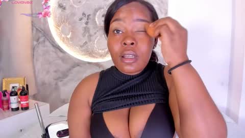 Snapshot of rianamanson chatting on 12/04/25, 05:06 Riana online show from 12/04/25, 05:06