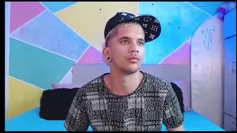 Snapshot of rich_de_la_rosa chatting on 03/14/26, 04:18 rich and kitty online show from 03/14/26, 04:18