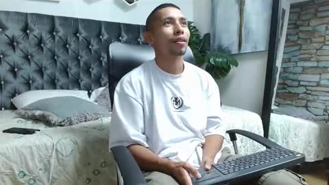 richar_voller online show from 03/10/25, 02:48