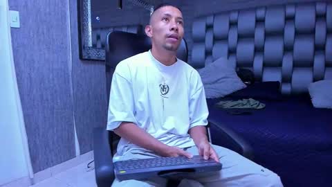 richar_voller online show from 10/11/25, 11:31