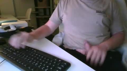 Snapshot of richard97188 chatting on 05/09/26, 10:37 richard97188 online show from 05/09/26, 10:37