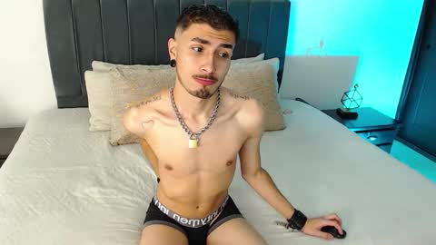 Snapshot of richard_carter_ chatting on 01/15/25, 11:19 Richard online show from 01/15/25, 11:19