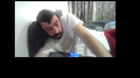 Snapshot of richard_hot27_ chatting on 05/11/26, 08:42 Richard online show from 05/11/26, 08:42