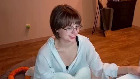 Luna online show from 06/19/26, 06:56