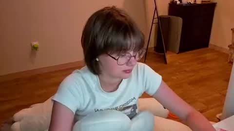 Luna online show from 06/30/26, 08:43