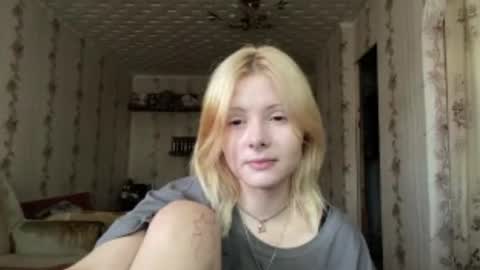 Snapshot of richellearmentrout chatting on 08/01/26, 03:22 jenny online show from 08/01/26, 03:22