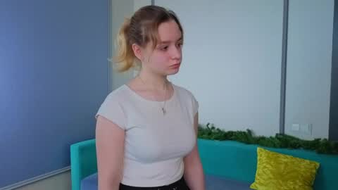 Snapshot of rickietujague chatting on 04/05/26, 01:36 Violetta online show from 04/05/26, 01:36