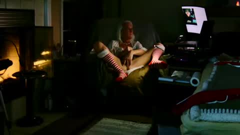 Snapshot of ricks4fun chatting on 12/25/24, 08:51 PINK HOLE TWINK online show from 12/25/24, 08:51