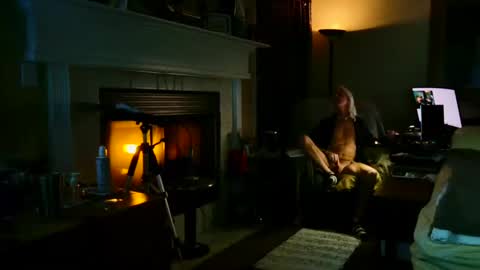 Snapshot of ricks4fun chatting on 01/14/25, 02:29 PINK HOLE TWINK online show from 01/14/25, 02:29