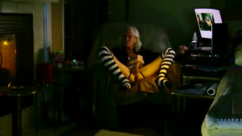 Snapshot of ricks4fun chatting on 01/22/25, 05:26 PINK HOLE TWINK online show from 01/22/25, 05:26