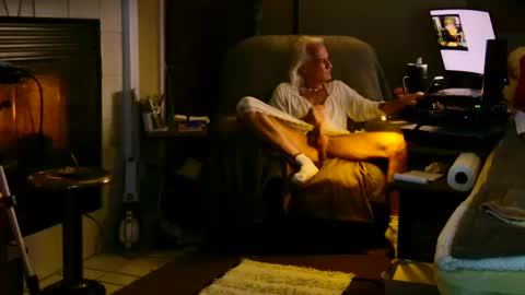 Snapshot of ricks4fun chatting on 02/11/25, 05:05 PINK HOLE TWINK online show from 02/11/25, 05:05