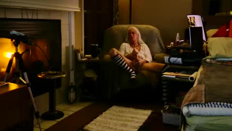 Snapshot of ricks4fun chatting on 02/28/25, 08:53 PINK HOLE TWINK online show from 02/28/25, 08:53