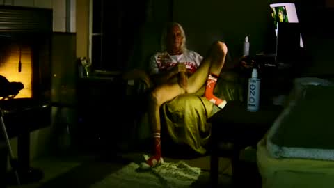 Snapshot of ricks4fun chatting on 10/04/25, 03:04 PINK HOLE TWINK online show from 10/04/25, 03:04