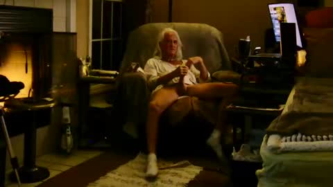 Snapshot of ricks4fun chatting on 10/12/25, 11:48 PINK HOLE TWINK online show from 10/12/25, 11:48