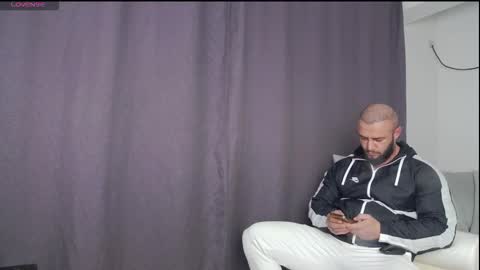 Snapshot of rickymiami1 chatting on 10/28/25, 06:21 rickymiami1 online show from 10/28/25, 06:21