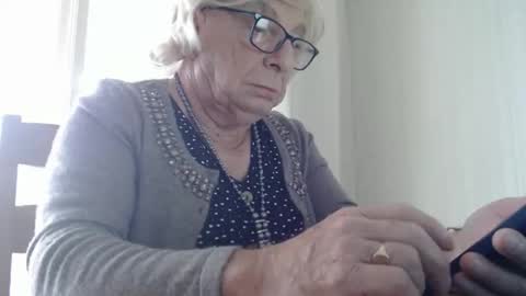 Snapshot of rickyorks chatting on 10/14/25, 10:27 rickyorks online show from 10/14/25, 10:27
