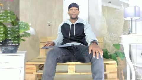 Snapshot of ricobrown777 chatting on 06/24/26, 04:11 RicoBrowm online show from 06/24/26, 04:11